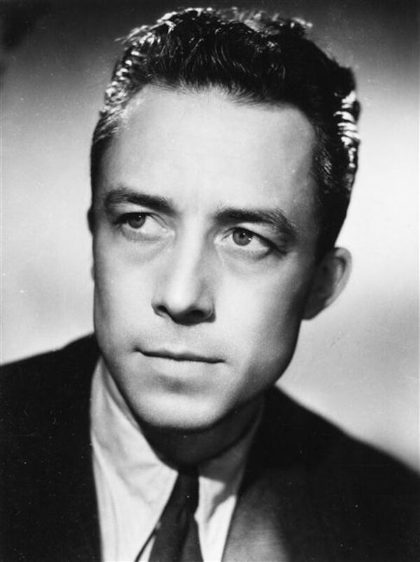 Das Foto zeigt Albert Camus im Jahre 1945