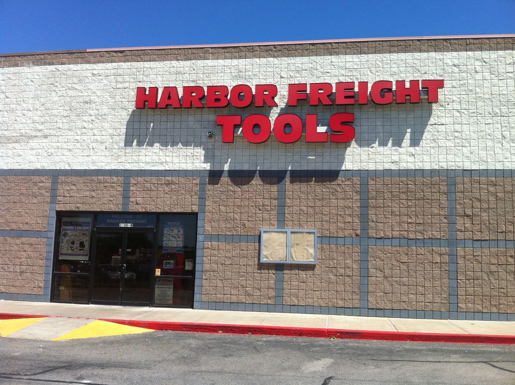 Das Foto zeigt die Filiale von Harbor Freight Tools in Austin, Texas