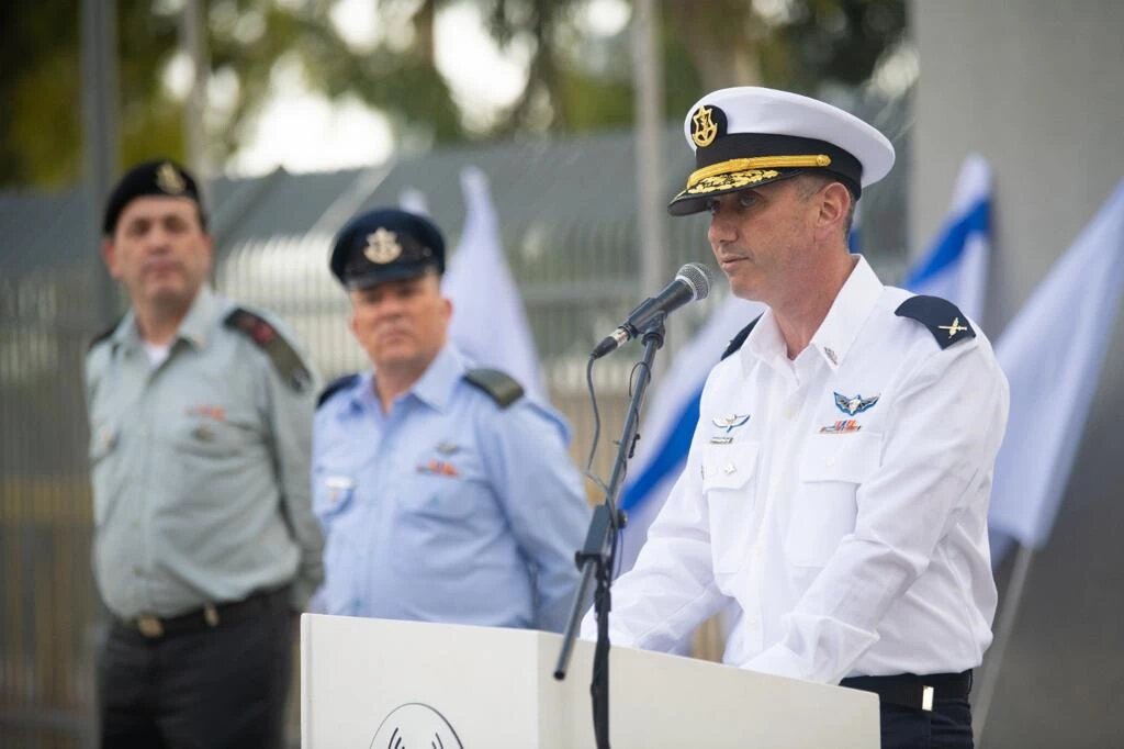 Das IDF Foto zeigt IDF Sprecher Daniel Hagari während der Kommandoübergabezeremonie in Uniform.
