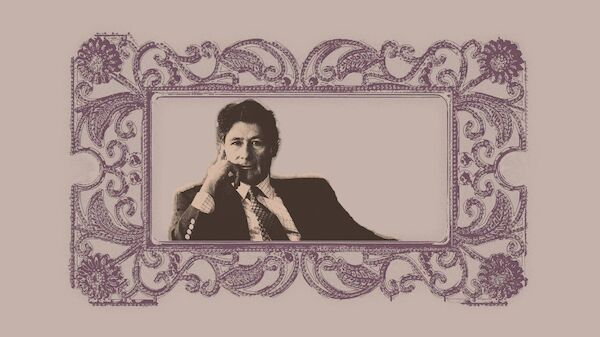 Das Foto zeigt ein Schwarzweiss Foto von Edward Said in einen gestickten Bilderrahmen montiert