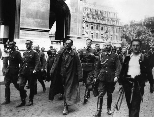 Nazi-Generalstäbler haben sich der Resistance ergeben Nazi-Generalstäbler haben sich der Resistance ergeben