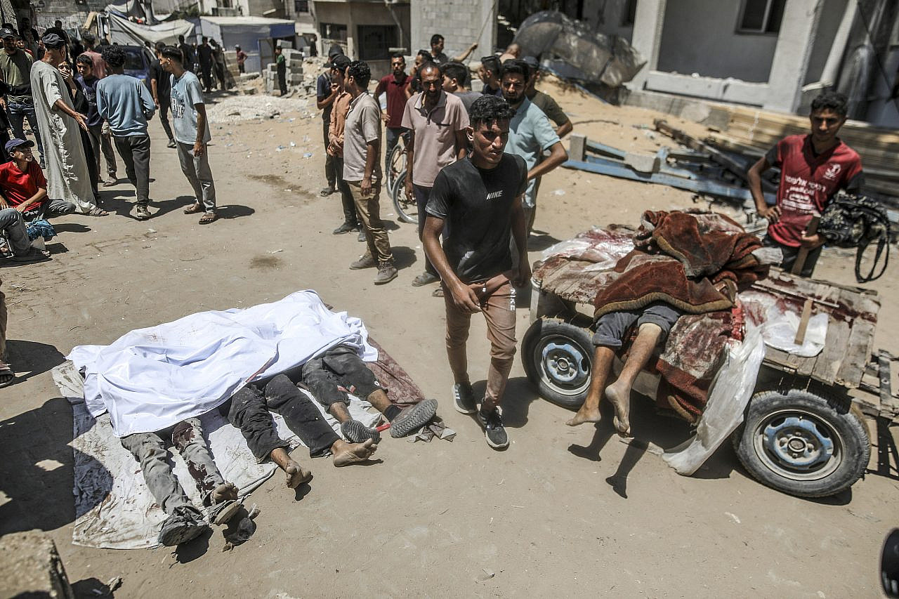 Leichen von Palästinensern, die auf der Suche nach Hilfe getötet wurden, Al-Shifa-Krankenhaus, Gaza-Stadt, nördlicher Gazastreifen, 20. Juli 2025. Foto: Yousef Zaanoun/Activestills